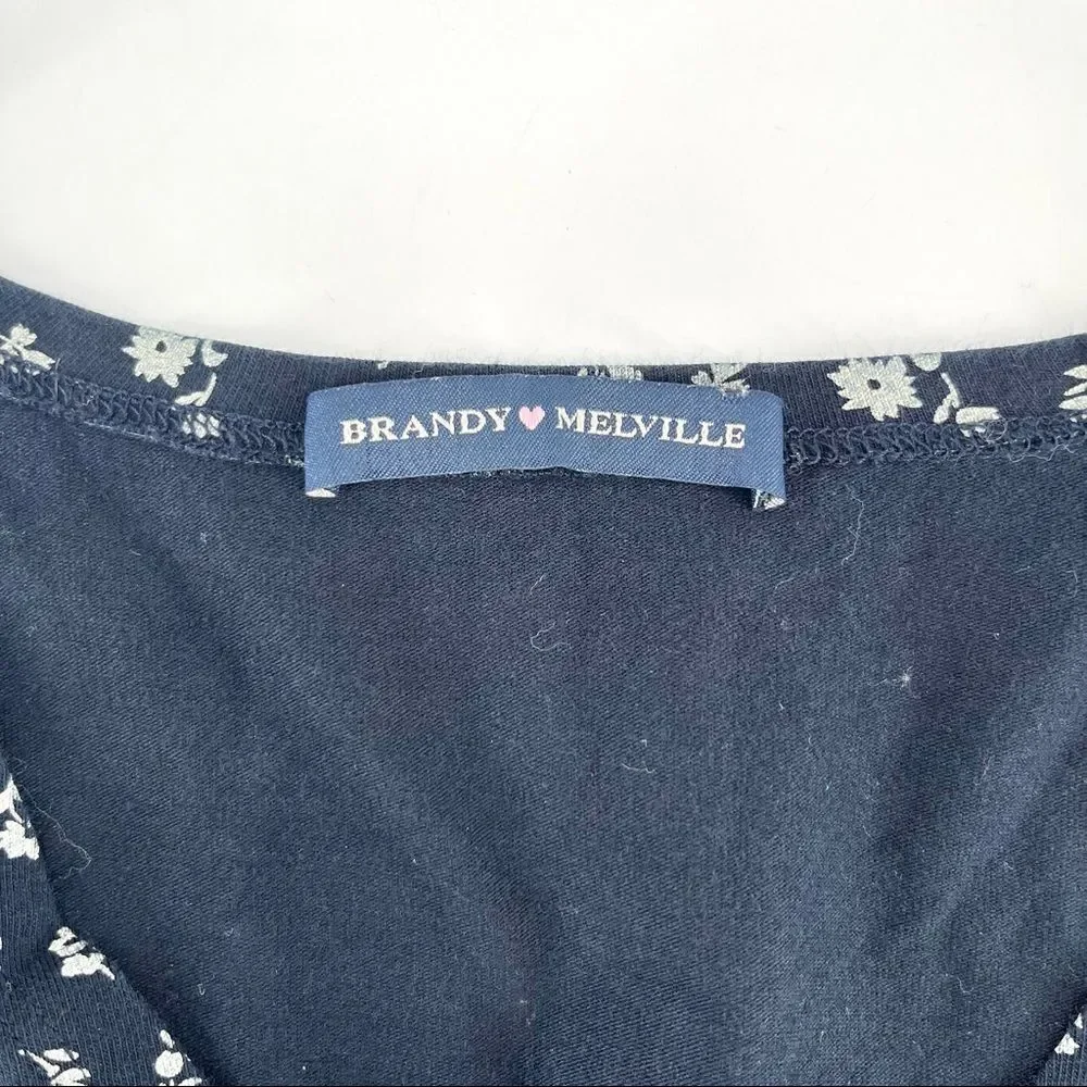 Brandy Melville Floral Amara‎ Crop Top OS Black Small medium - Picture 6 of 7